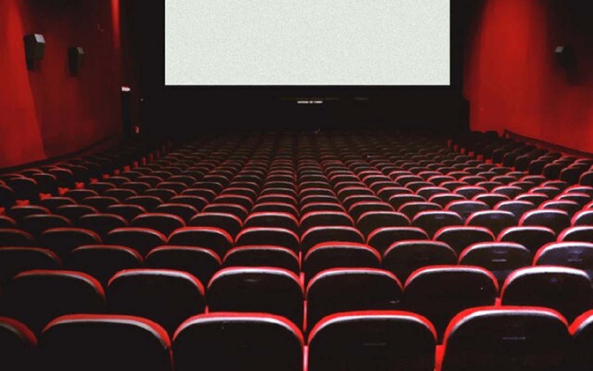 پخش کننده سینمایی: سینمادارها از فروش ۷۰۰ میلیونی پخش فوتبال سهم صاحبان فیلم‌ها را بدهند