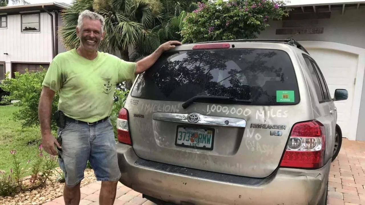 اهدای یک خودروی نو پس از 1.6 میلیون کیلومتر رانندگی/ مشتری‌مداری تبلیغاتی به سبک تویوتا