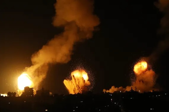 الهجمات الإسرائيلية على غزة وجنوب لبنان / هجوم حماس على إسرائيل من الأراضي اللبنانية / ندد رئيس الوزراء اللبناني