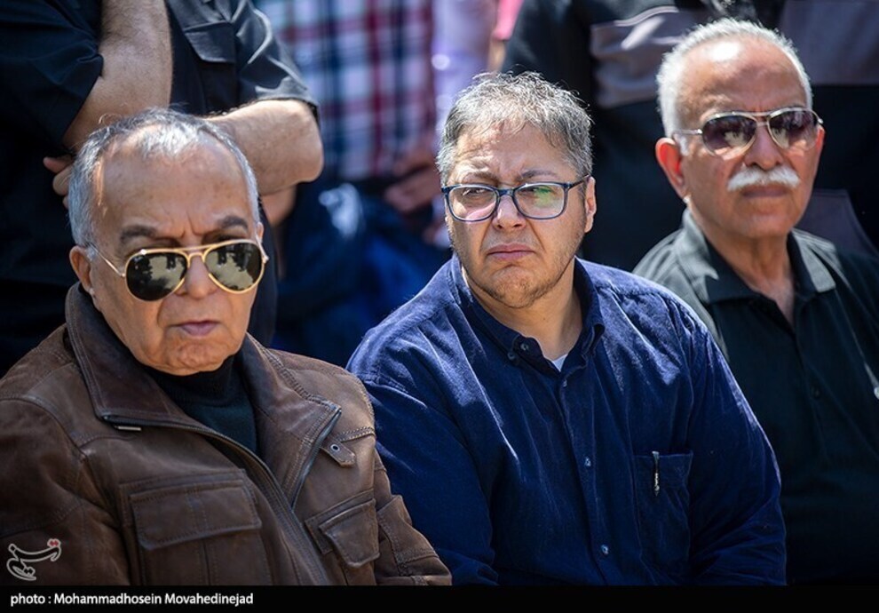 مازیار لرستانی در مراسم خاکسپاری کیومرث پوراحمد (عکس)