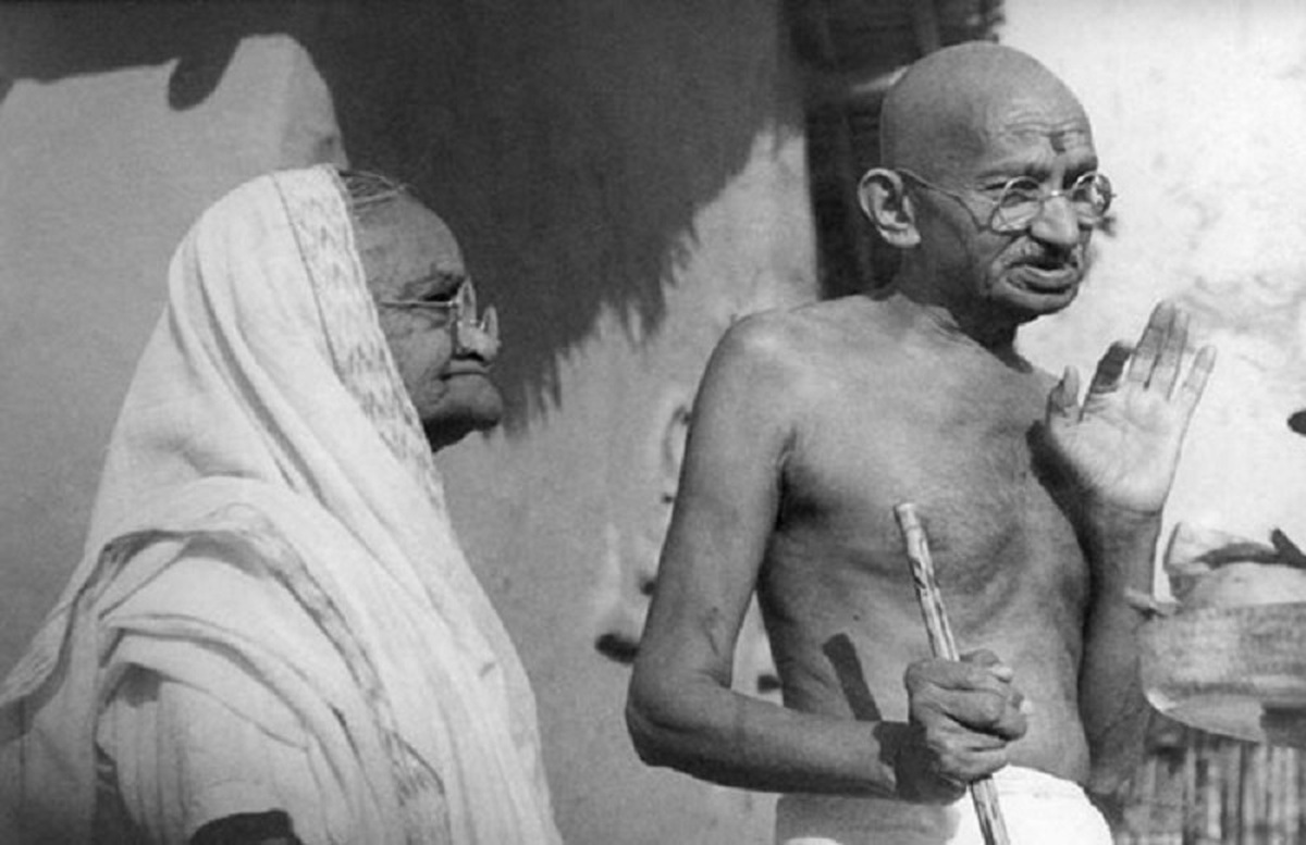 گاندی؛ معلمِ انقلابِ بی خشونت