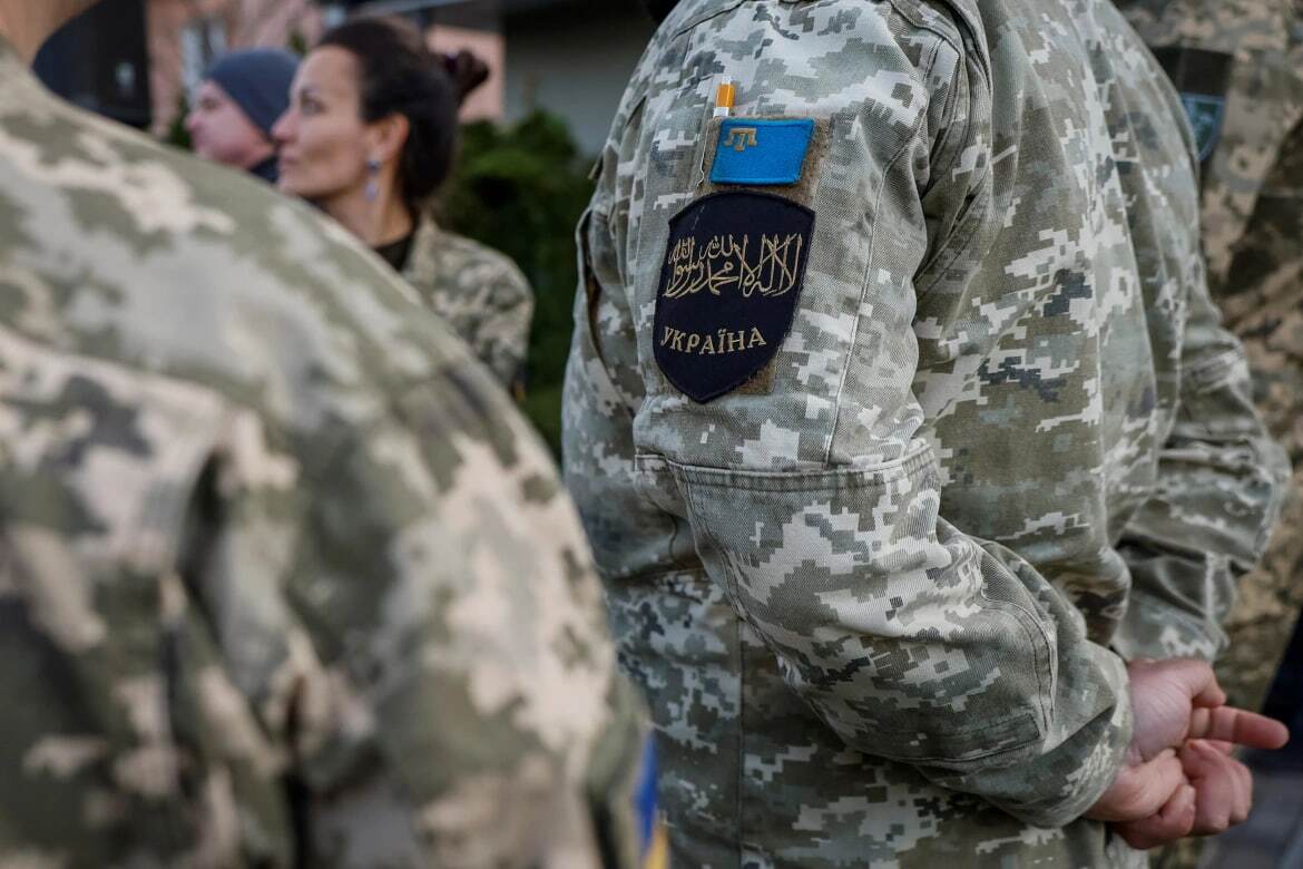 افطاری رئیس جمهور اوکراین با سربازان مسلمان (+عکس)