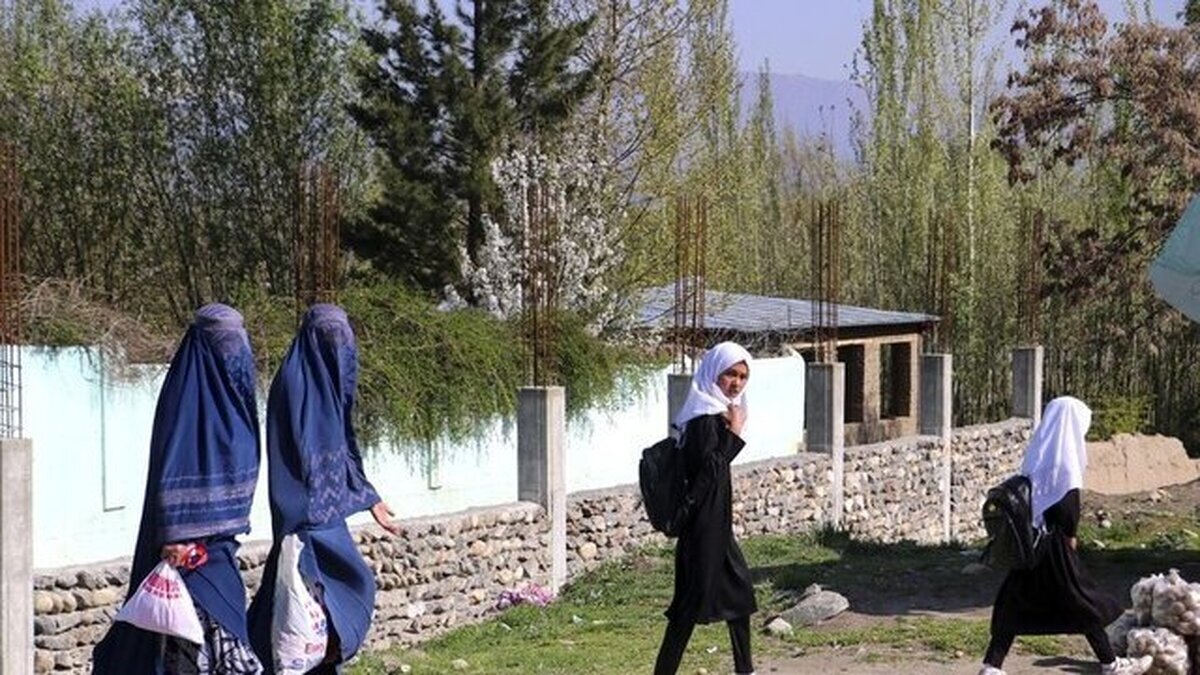 طالبان: ممنوعیت ورود خانواده‌ها و زنان به رستوران‌های روباز در هرات