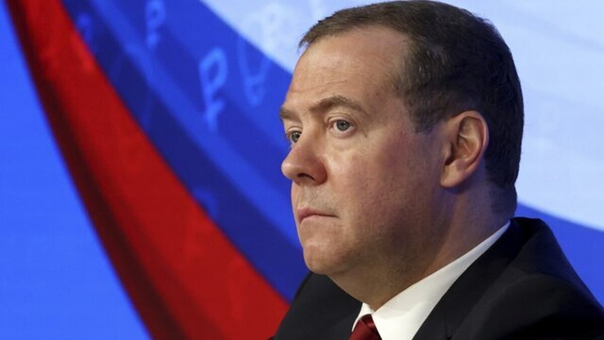 مدودف: وزیر دادگستری آلمان می‌گوید اگر پوتین بیاید دستگیرش می‌کنیم؛ این احمق‌ها معنای بازداشت رئیس یک کشور هسته‌ای را می‌فهمند؟/ این کار اعلان جنگ علیه روسیه است