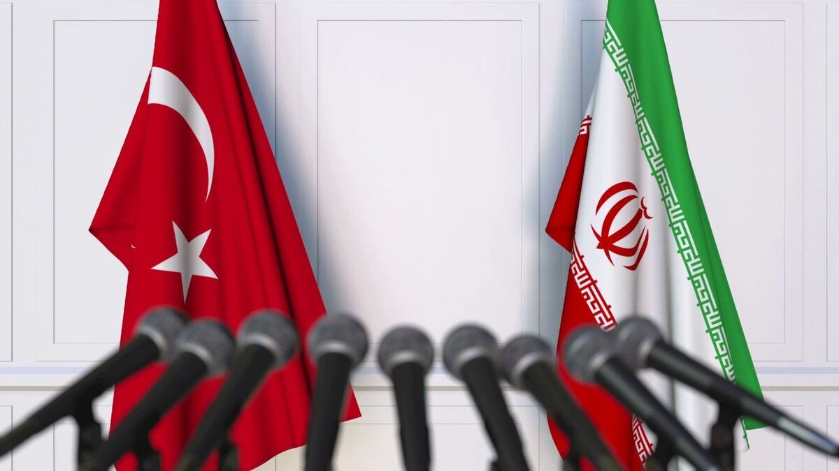 ۲۶ ایرانی زندانی از ترکیه به ایران منتقل شدند