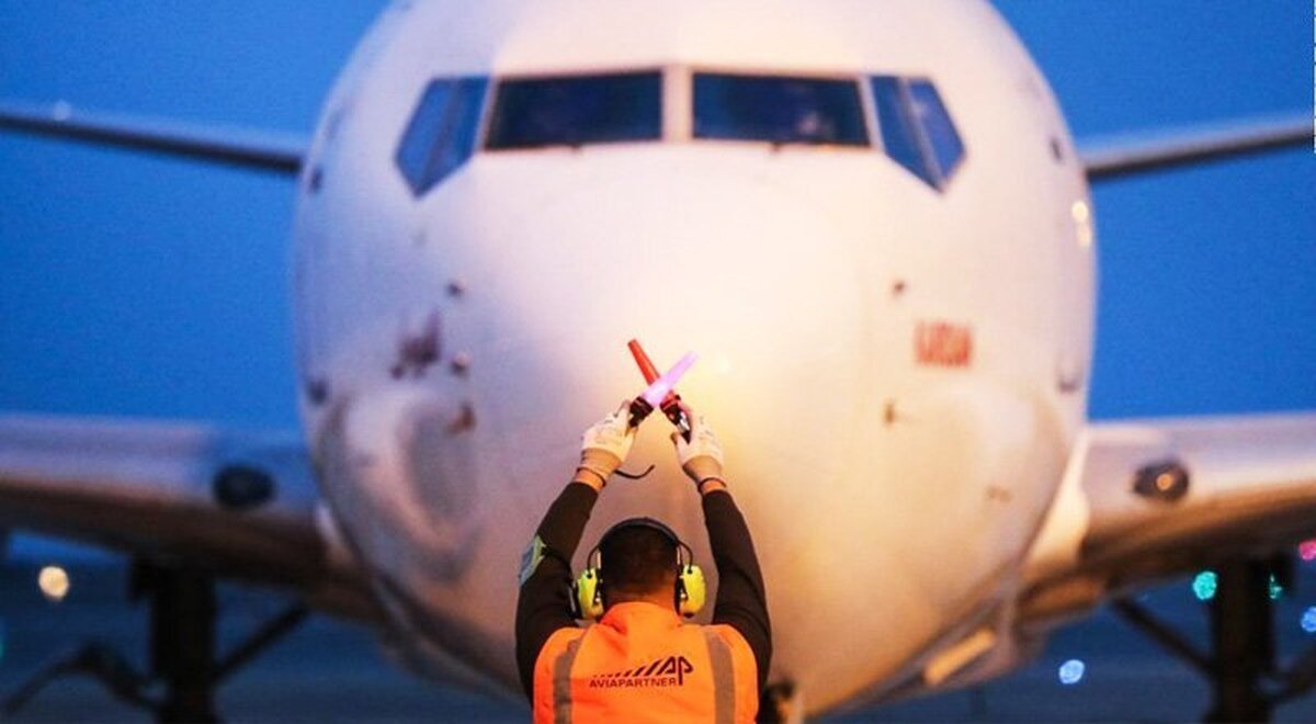 دو خلبان با انتشار این عکس از کار تعلیق شدند (+عکس)