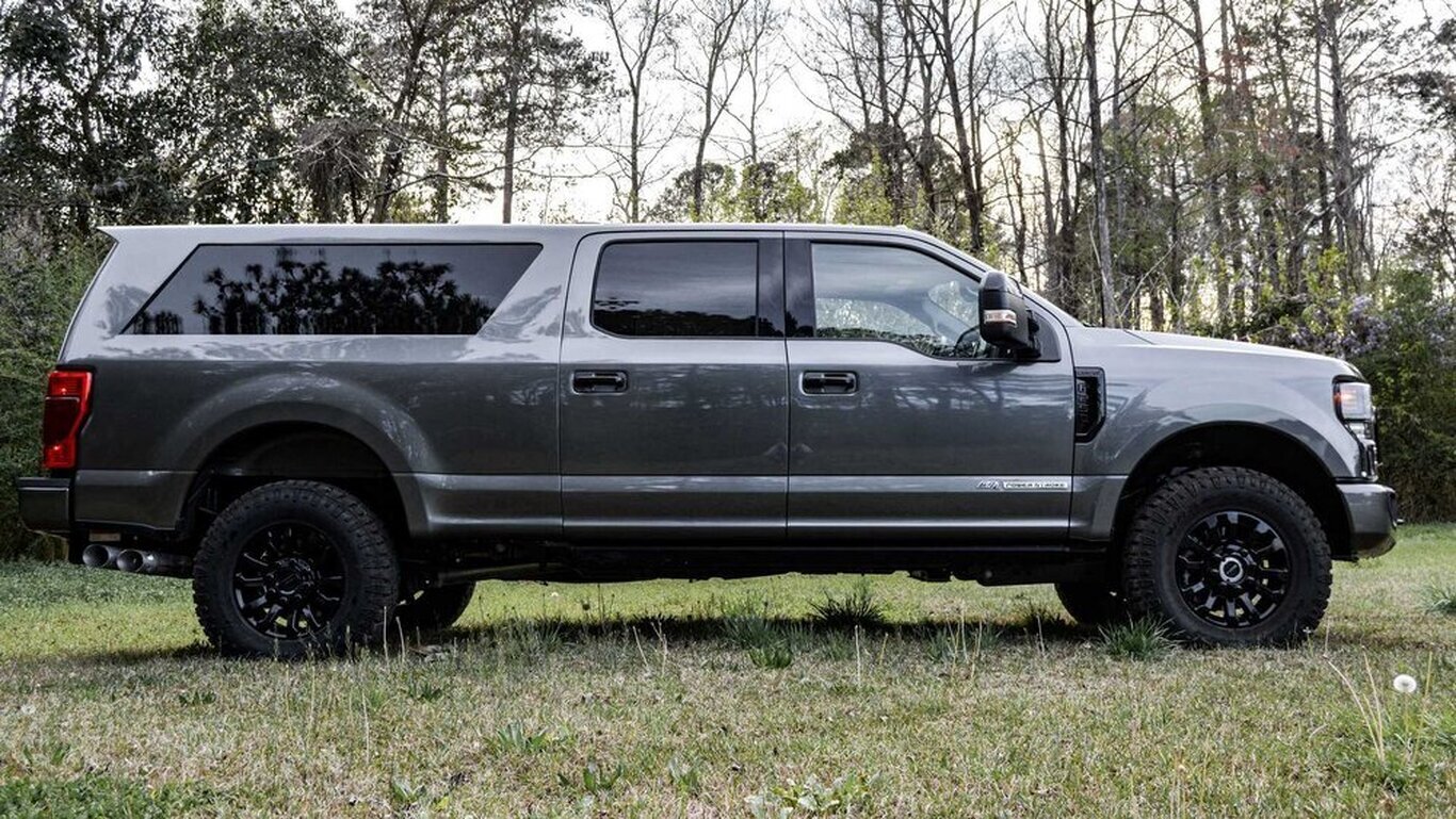 یک خودروی عجیب 9 نفره/ از دیدن این تصاویر شگفت زده می شوید یک خودروی عجیب 9 نفره/ از دیدن این تصاویر شگفت زده می شوید