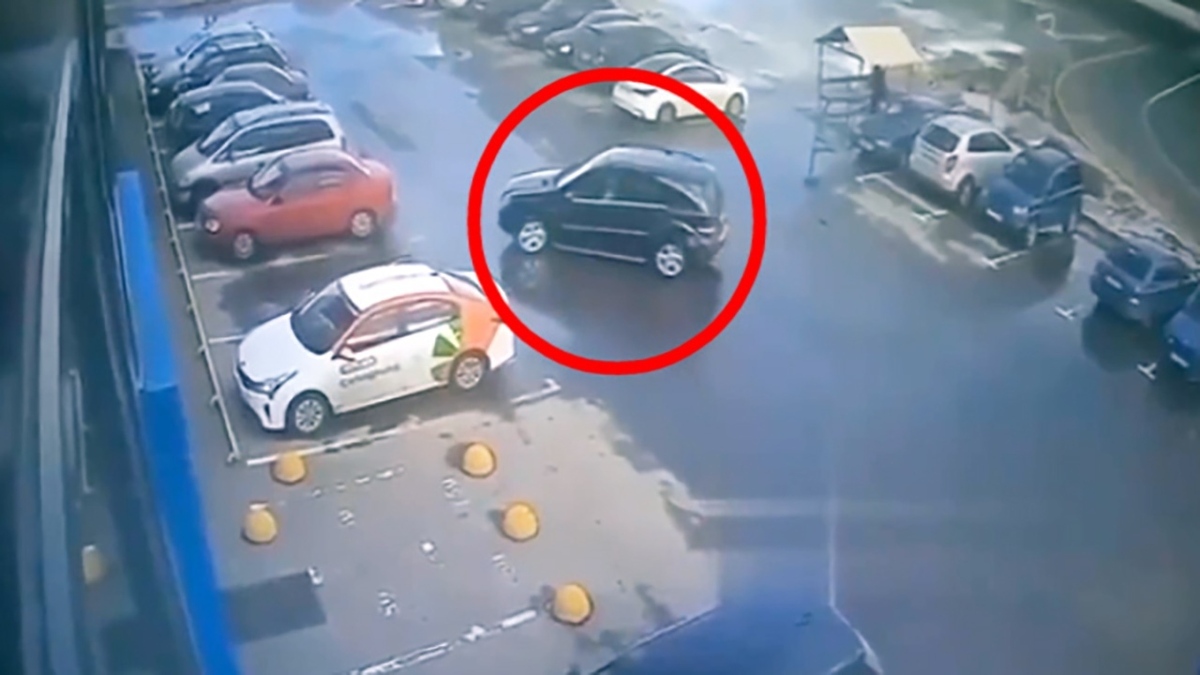 ببینید| تصادف به دلیل سکته کردن راننده