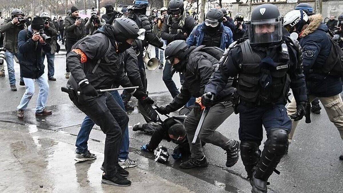 تداوم اعتراضات فرانسه؛ هزاران معترض در خیابان و کارگران در اعتصاب