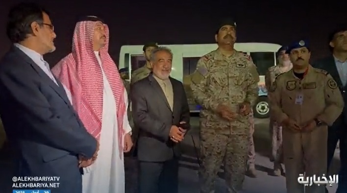 انتقال 65 ایرانی از سودان به وسیله عربستان / تشکر دیپلمات ایرانی از فرماندهان ارتش سعودی (+فیلم) انتقال 65 ایرانی از سودان به وسیله عربستان / تشکر دیپلمات ایرانی از فرماندهان ارتش سعودی (+فیلم)
