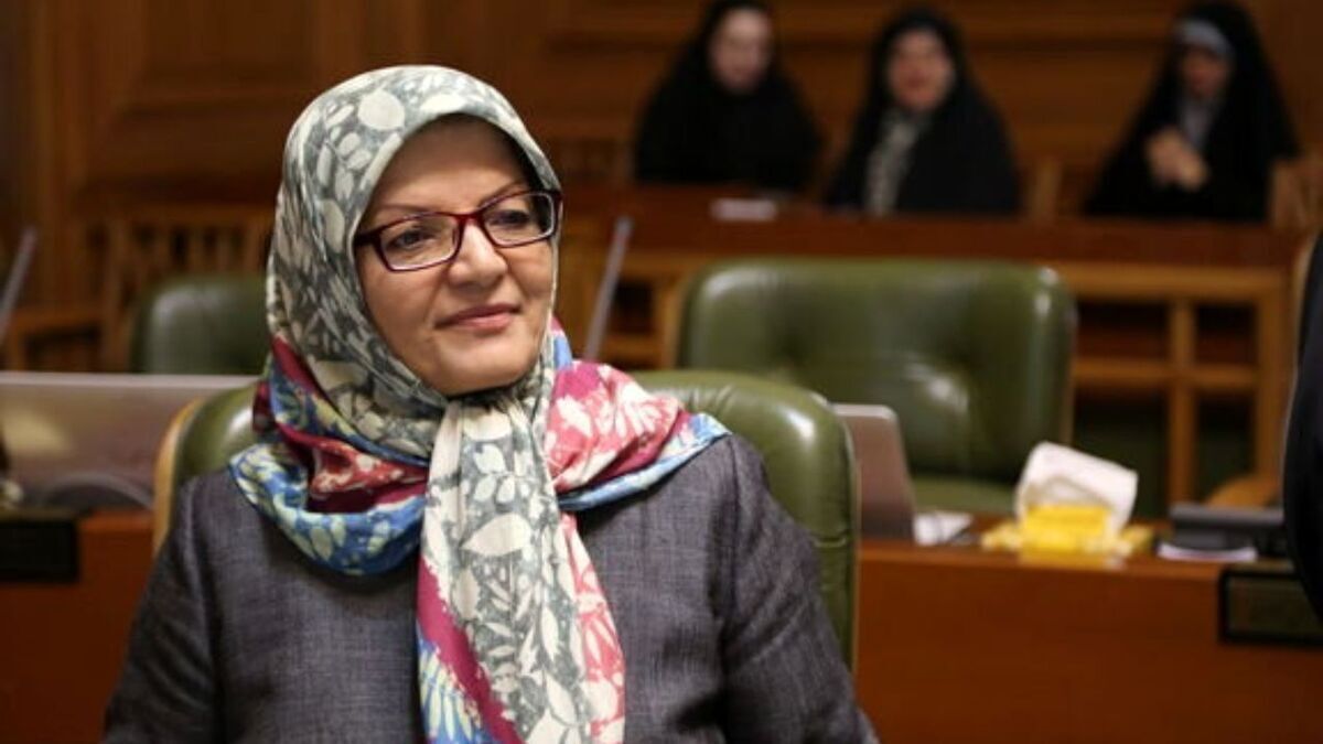 واکنش رئیس انجمن مامایی ایران به زایمان در خانه بخاطر فقر؛ «حتی سلبریتی‌ها هم در خانه زایمان می‌کنند»!