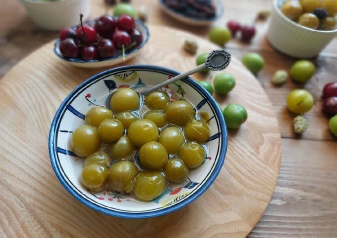 کمپوت گوجه سبز