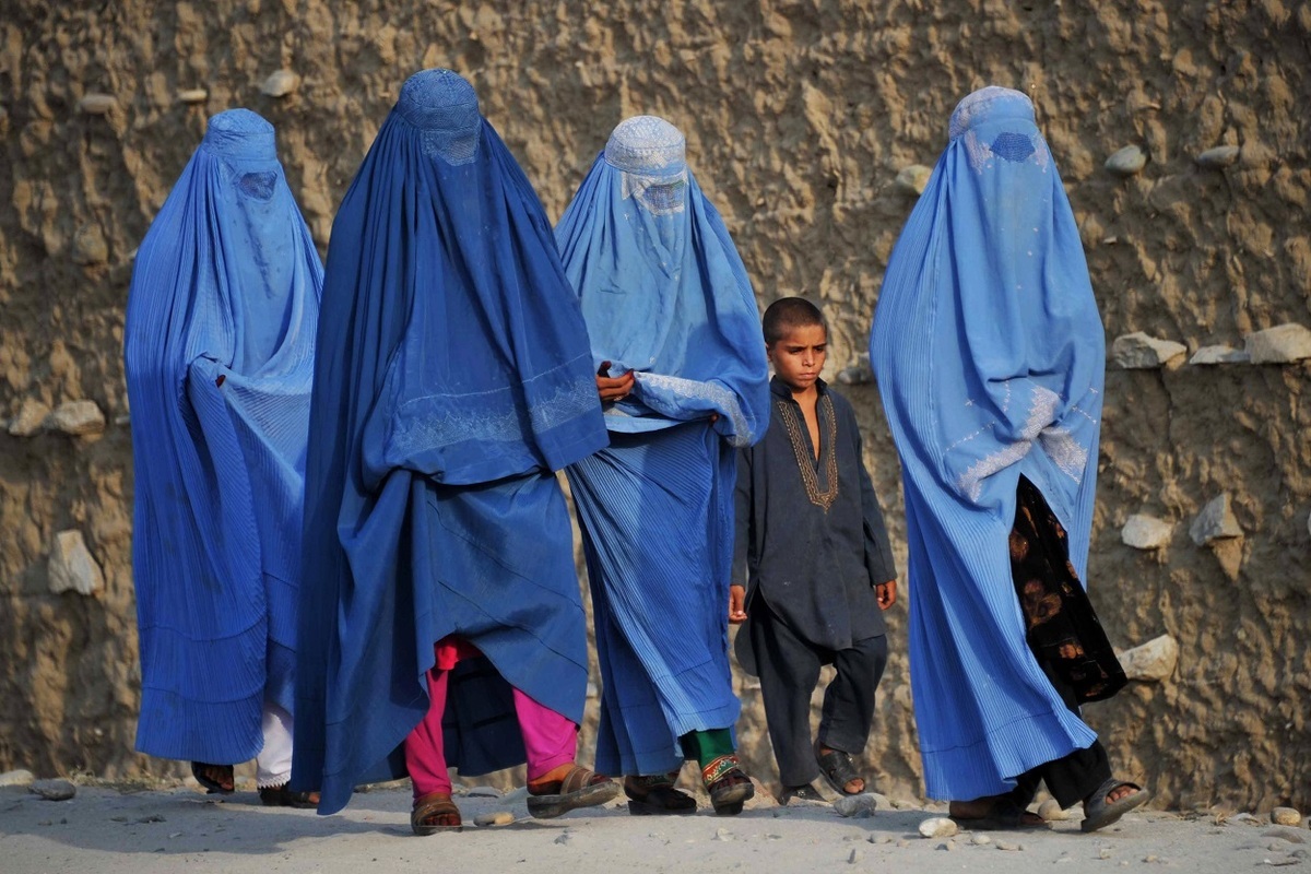 طالبان با زنان چه کرد؟