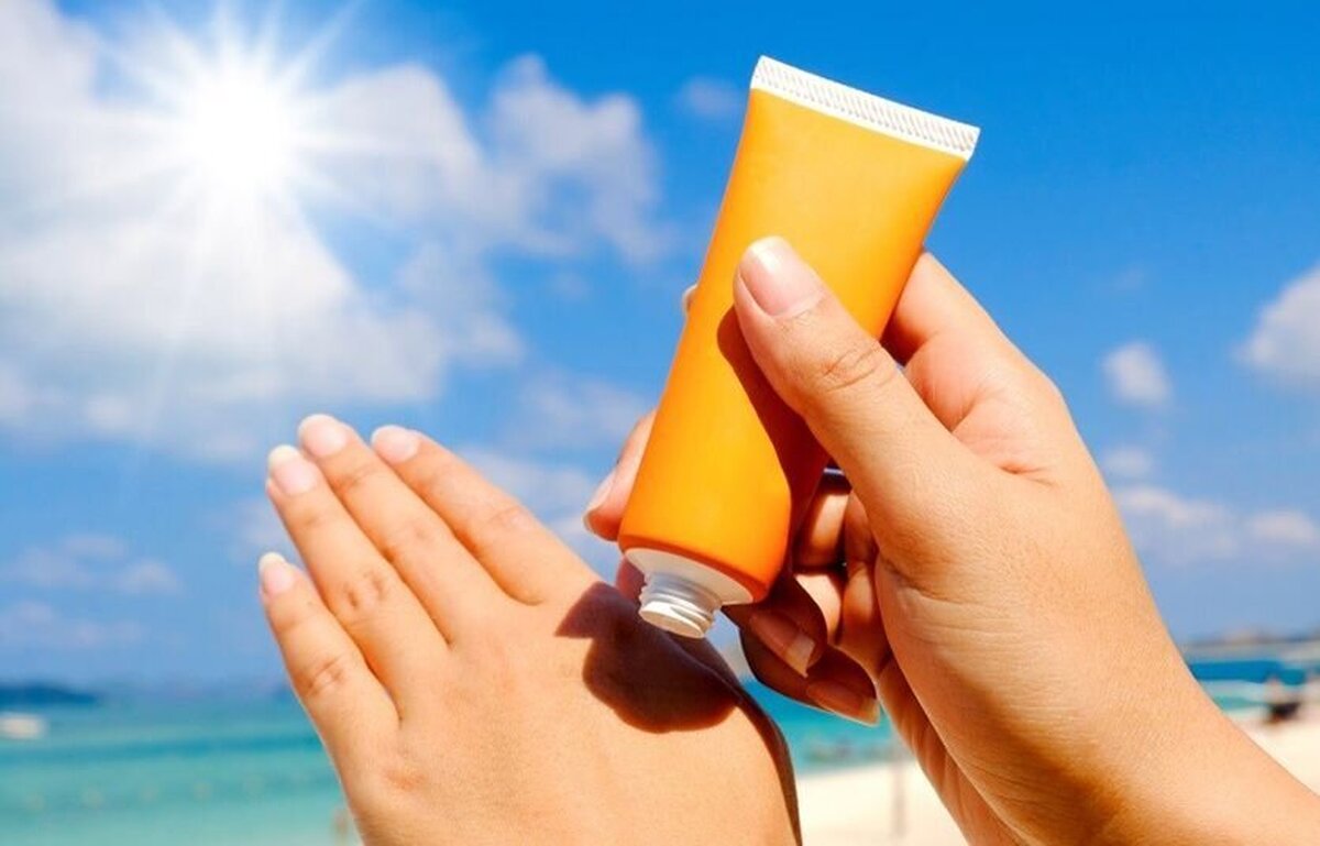 ضد آفتاب را باید شست؟