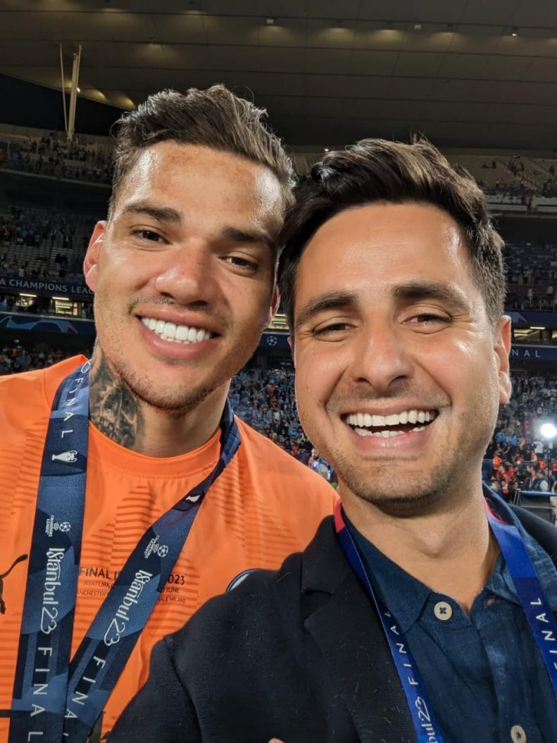 شرط‌بندی جالب ستاره من‌سیتی/ جشن قهرمانی با ریش‌تراش، ریش ادرسون تراشیده شد!