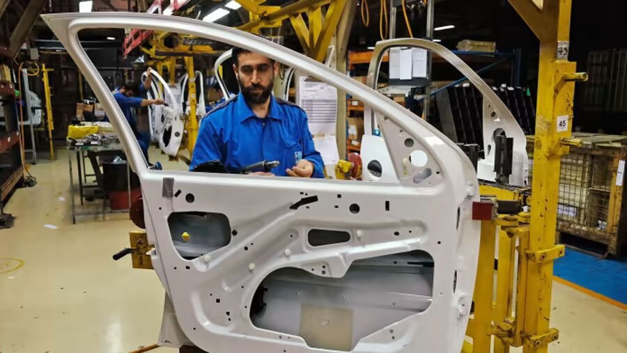فایننشال تایمز: تقلای صنعت خودرو ایران زیر فشار تحریم