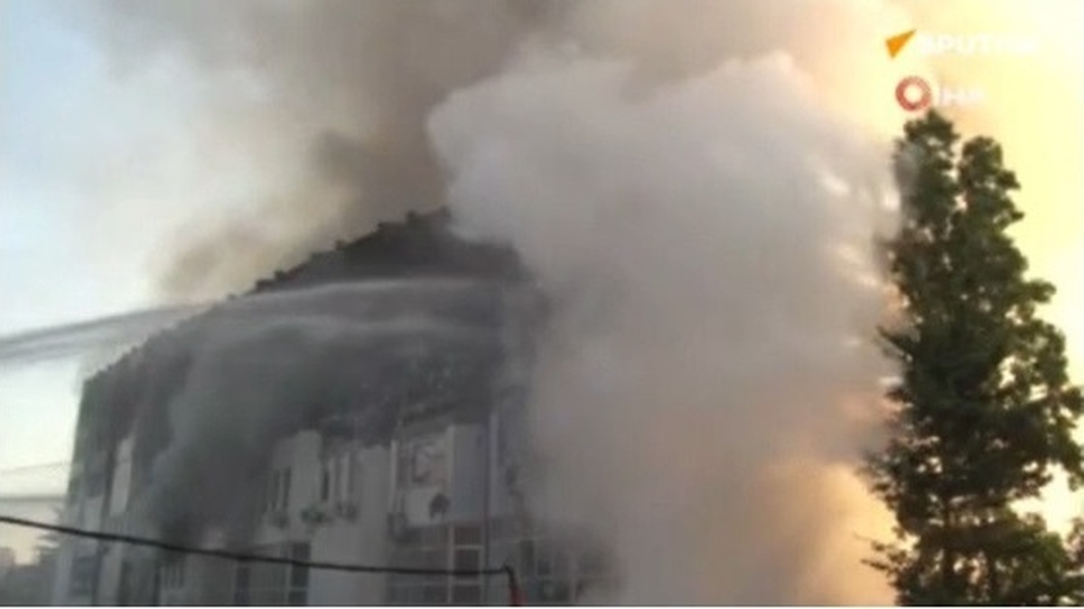 آتش‌سوزی گسترده در کارخانه‌ای در استانبول (فیلم)