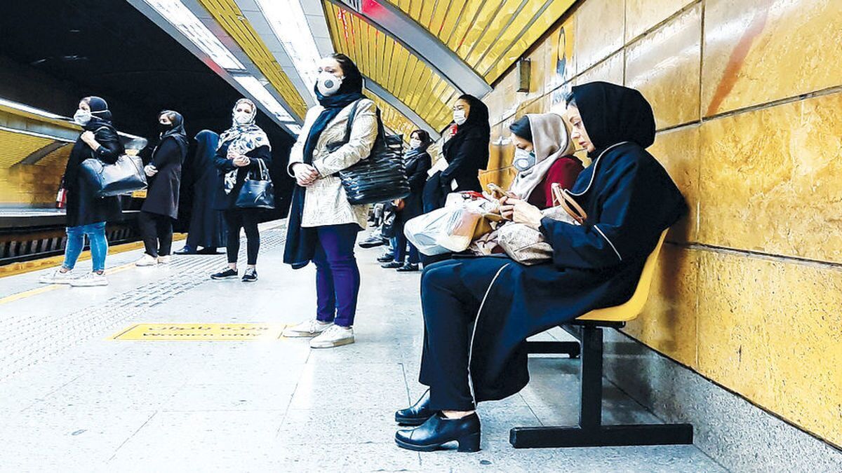 جمهوری اسلامی: عدالت، رفاه و حقوق مردم را اصلاح کنید، بی‌حجابی درست می‌شود