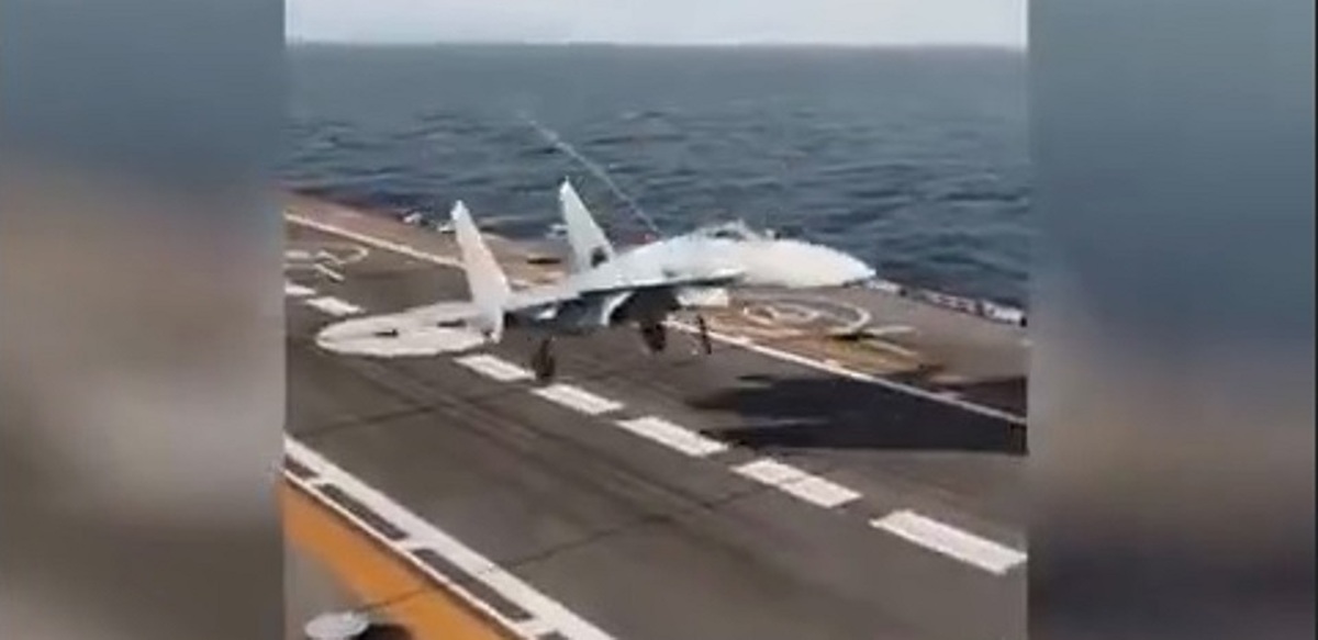 فرود عجیب یک جنگنده روسی روی ناو هواپیمابر (فیلم)