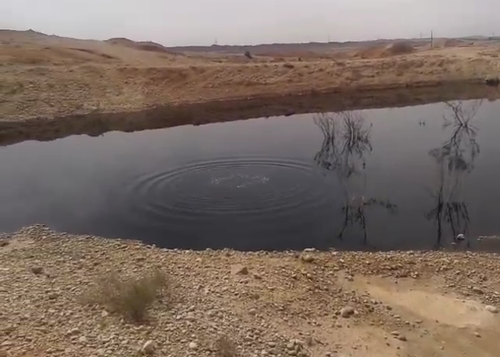 گودال های پر از پساب های آلوده و سمی صنعتی در نزدیک روستاها و شهرها در خوزستان