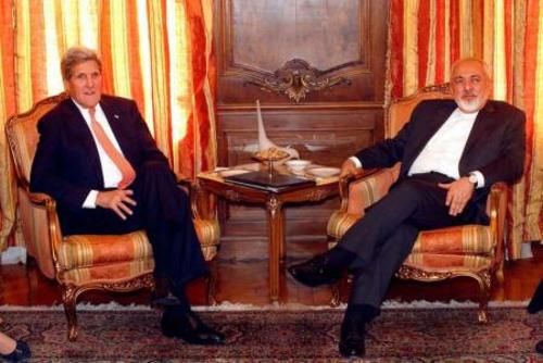 دیدار محمدجواد ظریف و جان کری وزیران خارجه ایرن و آمریکا در محل اقامتگاه نماینده ایران در سازمان ملل متحد در نیویورک - منبع عکس: رویترز
