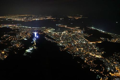 نمایی شبانه از شهر ریودوژانیرو برزیل دو هفته مانده به آغاز المپیک تابستانی ریو