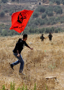 درگیری جوانان فلسطینی با سربازان اسراییل –نابلس
