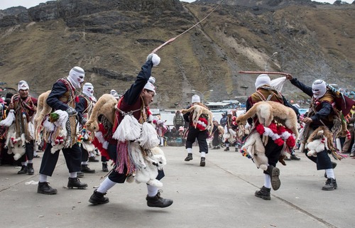 یک جشنواره سنتی بومیان در پرو