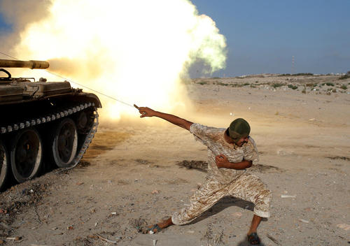 نبرد نیروهای دولت موقت لیبی با داعش در حومه شهر سرت
