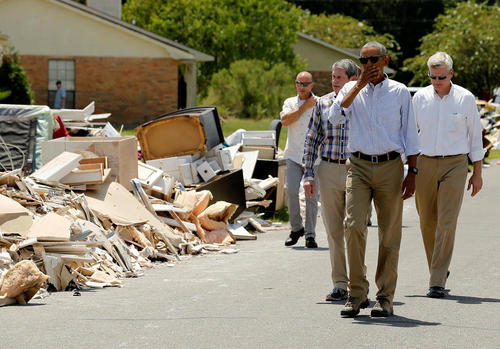 بازدید باراک اوباما رییس جمهور آمریکا از خسارات ناشی از سیل در ایالت لوییزیانا