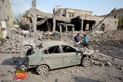 حمله جنگنده های سعودی به بندر حدیده در یمن