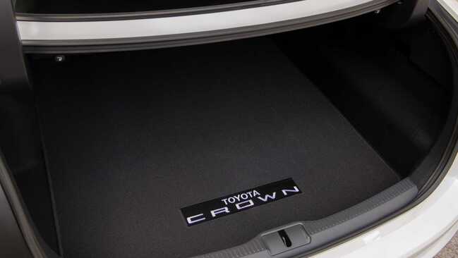 تویوتا کراون پلاتینوم 2023