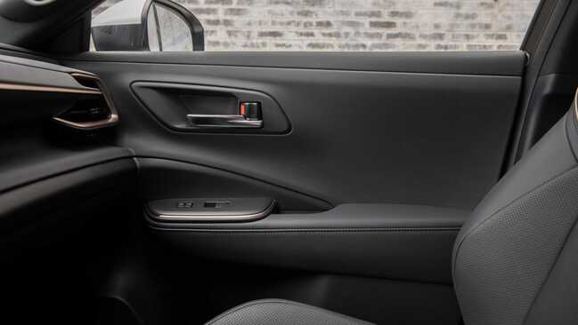 تویوتا کراون پلاتینوم 2023