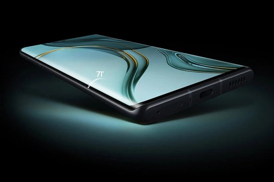 فانتوم اکس2 پرو؛ مجهز به لنز دوربین جمع‌شونده و رقیبی برای دوربین های دی‌اس‌ال‌آر