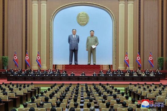 دیدنی های امروز؛ از توفان برفی آمریکا تا قطار سریع السیر چین 10