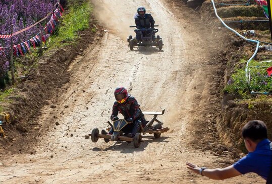 دیدنی های امروز؛ از توفان برفی آمریکا تا قطار سریع السیر چین 11