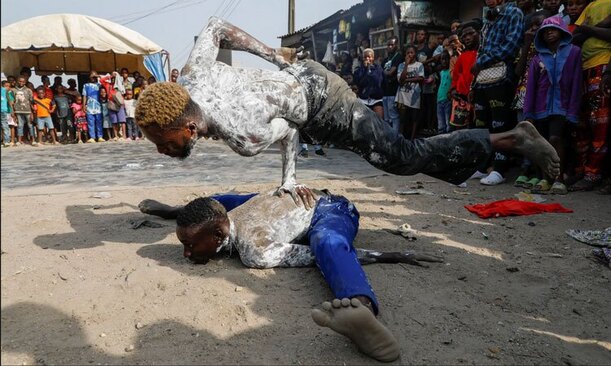 دیدنی های امروز؛ از توفان برفی آمریکا تا قطار سریع السیر چین 14