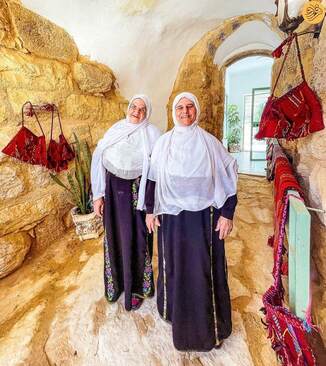با این دو زن فلسطین را زیبا ببینید