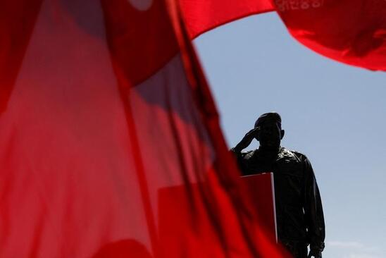 دیدنی های امروز؛ از دهمین سالگرد درگذشت چاوز تا جشنواره بودایی ها 17