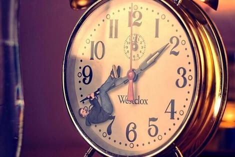 دانشمندان: چرت زدن پس از زنگ صبحگاهی ساعت مضر است/ زنگ ساعت می‌تواند چرخه خواب ما را مختل کند