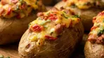 طرز تهیه سیب‌زمینی تنوری با پنیر و مورتادلا؛ غذایی خوشمزه و اقتصادی