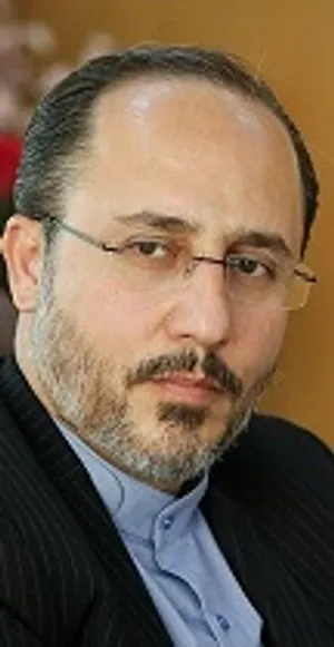 سپهر خلجی و وارونه‌گویی دربارۀ 