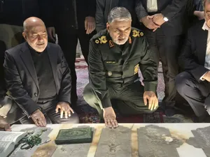 فرمانده سپاه خوزستان: حرم سبزقبا (ع) بازسازی خواهد شد