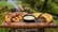 طرز تهیه کالزونه غول‌پیکر پنیری روی آتش در دل جنگل