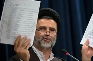 سردبیر سایت اصولگرا به نبویان: نه امانت‌دار نظام بودید، نه تقوای فردی و سیاسی دارید