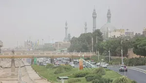 طوفان شدید با سرعت ۹۰ کیلومتر قم را درنوردید