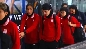 چالش‌های بازگشت تیم ملی فوتبال زنان به ایران؛ اسکان کاروان در مالزی (+عکس)