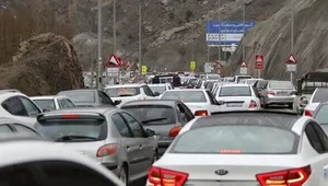 ترافیک سنگین در جاده هراز؛ چالوس و فیروزکوه بارانی است