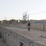 فوتبال روی پشت‌بام دو خانه؛ دو جوان ایرانی با ۱۰ میلیون بازدید دنیا را غافلگیر کردند! (فیلم)