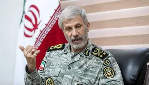 فرمانده کل ارتش: دشمن فهمید که باید به ایران احترام بگذارد